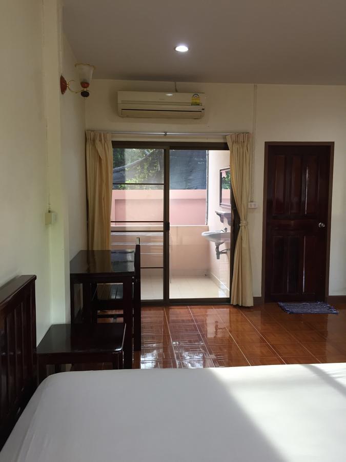 Poon Suk Hotel Kabin Buri Eksteriør billede