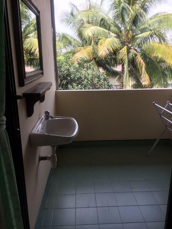 Poon Suk Hotel Kabin Buri Eksteriør billede