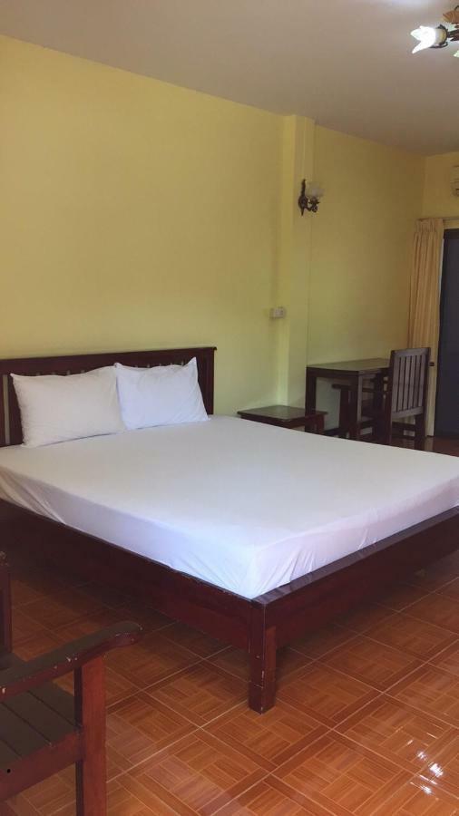 Poon Suk Hotel Kabin Buri Eksteriør billede